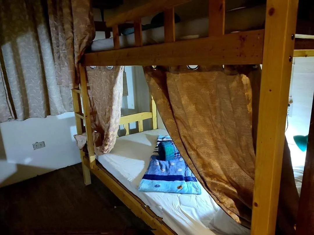 Alonabeach Tourist Inn Taporok